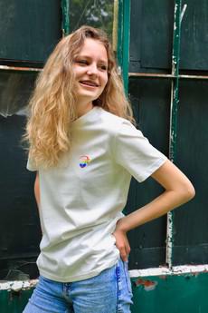 T-shirt Lara Mint Rainbow Edition via IT'S PAWSOME