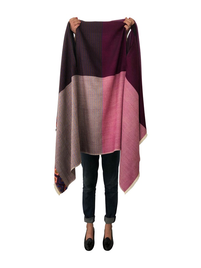 NEW! JULAHAS+ Light Wool Cape Fusion Plum from JULAHAS