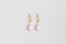 Coin pearl earrings | gold plated via Julia Otilia