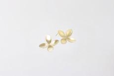 Bloom of life | stud earrings gold plated via Julia Otilia