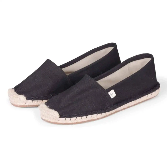 Klassische Espadrilles in Schwarz für Männer from Kingdom of Wow!