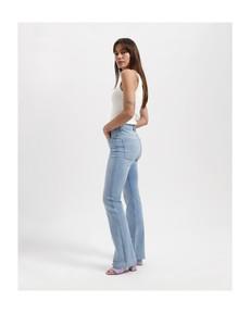 Zoe High Rise Bootcut Sky Blue via Kuyichi