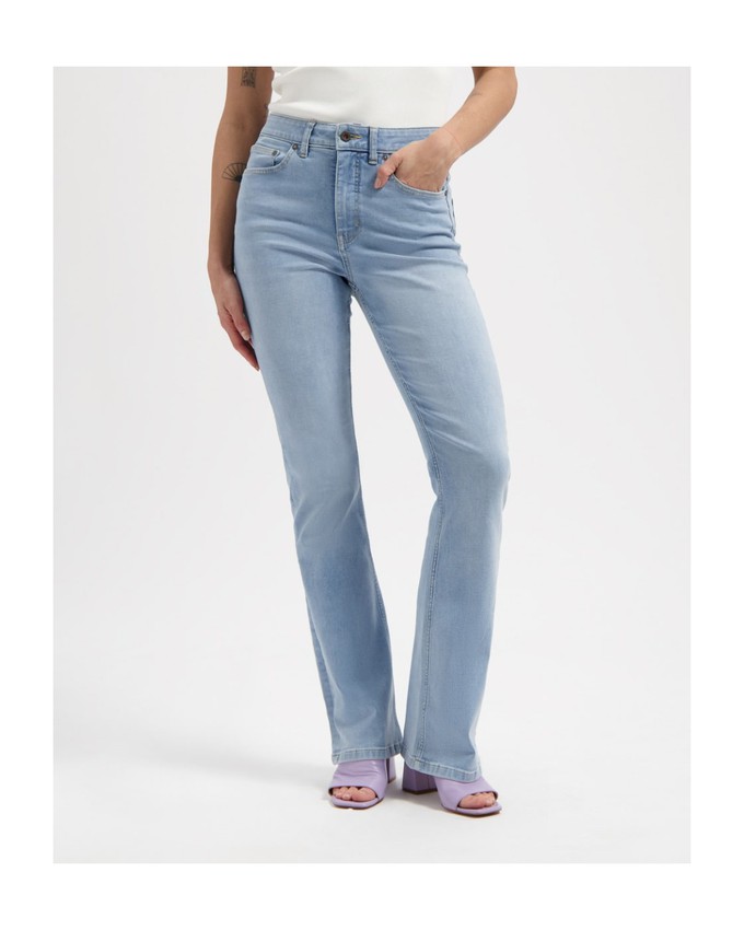 Zoe High Rise Bootcut Sky Blue from Kuyichi