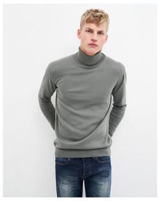 Thomas Turtleneck via Kuyichi