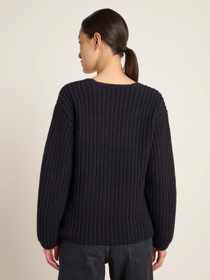 V-neck sweater (GOTS) from LANIUS