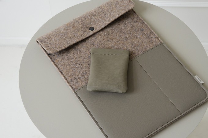 Laptophoes BEAU - Taupe from MADE out of