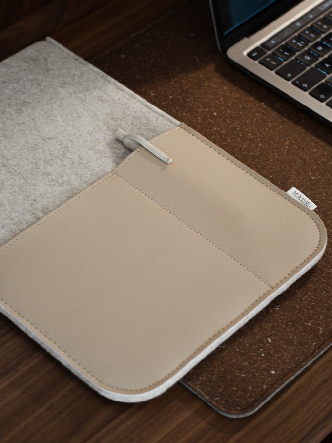 Laptophoes SAM - Beige from MADE out of