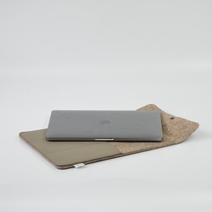 Laptophoes BEAU - Taupe from MADE out of