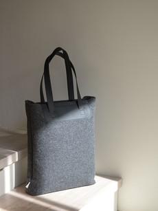 Duurzame vilten shopper LIN - Zwart via MADE out of