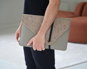 Laptophoes MARO - Taupe Combi from MADE out of