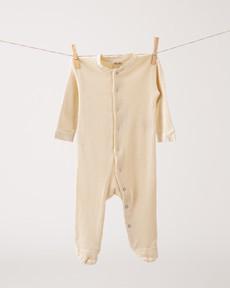 Basic Footed Pajama ecru via Matona