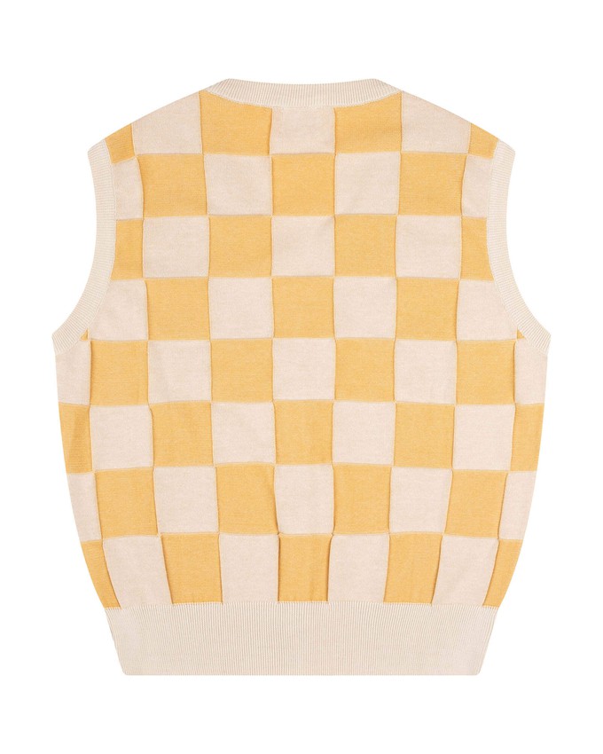 Buttoned Vest gambit from Matona