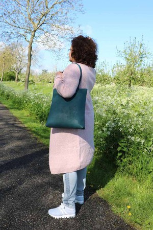 Shopper tas van mat eco leer - Livia - petrolblauw from MoreThanHip