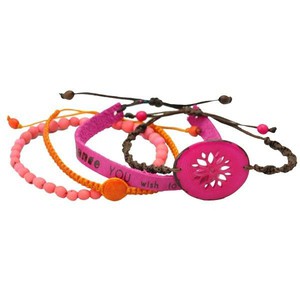 Colombianas - set van 4 handgemaakte armbandjes - fuchsia/koraal from MoreThanHip