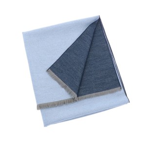 Superzachte brede bamboe sjaal of omslagdoek - WuWen jeansblauw/lichtblauw from MoreThanHip
