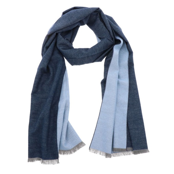 Superzachte brede bamboe sjaal of omslagdoek - WuWen jeansblauw/lichtblauw from MoreThanHip