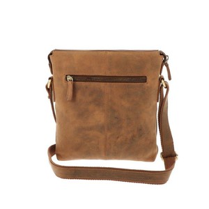 Schoudertasje van mat bruin vintage eco leer - Basil from MoreThanHip