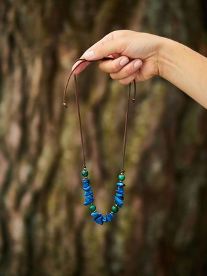 Verstelbare halsketting van tagua en acai - Alicia blauw from MoreThanHip