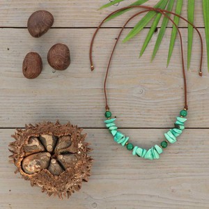 Verstelbare halsketting van tagua en acai - Alicia groen from MoreThanHip