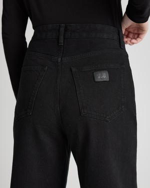 Brooke High Barrel - Nero Nero from Mud Jeans