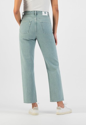 Relax Rose Cropped - Atlantic from Mud Jeans