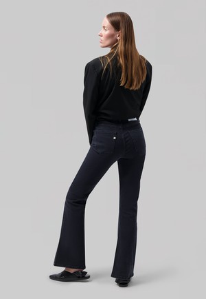 Isy Flared - Stone Black from Mud Jeans