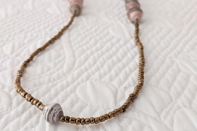 Timeless, chic, sustainable necklace with recycled paper beads "Hellen" from PEARLS OF AFRICA