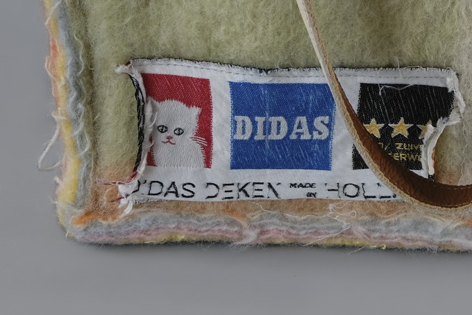 A Didas Layers Shoulder Bag with original blanket label from Pepavana