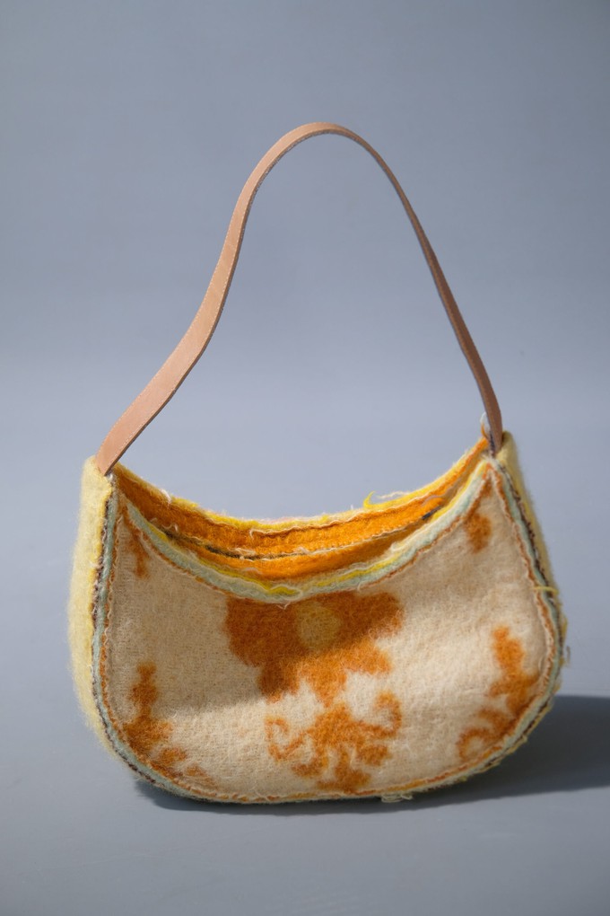 Curve Layers Shoulder Hand Bag from Pepavana