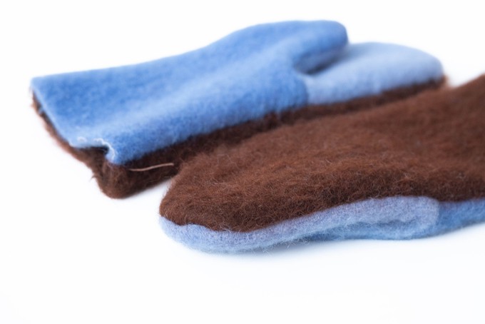 Blankie brown & blue mittens from Pepavana