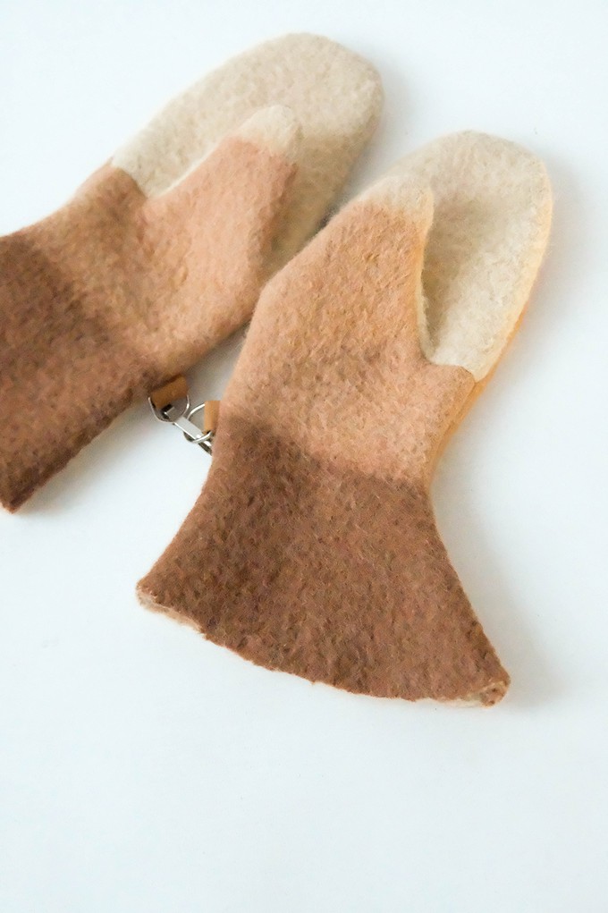 Blankie Mittens Tiramisu from Pepavana