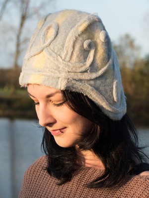 Art Deco Hat in soft yellow and blue from Pepavana