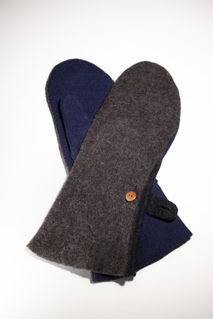 Long Mittens | dark brown & navy blue from Pepavana