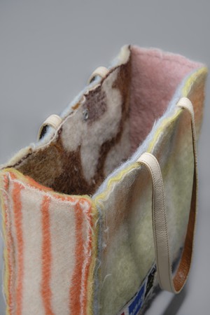 A Didas Layers Shoulder Bag with original blanket label from Pepavana