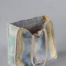 A Didas Layers Shoulder Bag with original blanket label via Pepavana