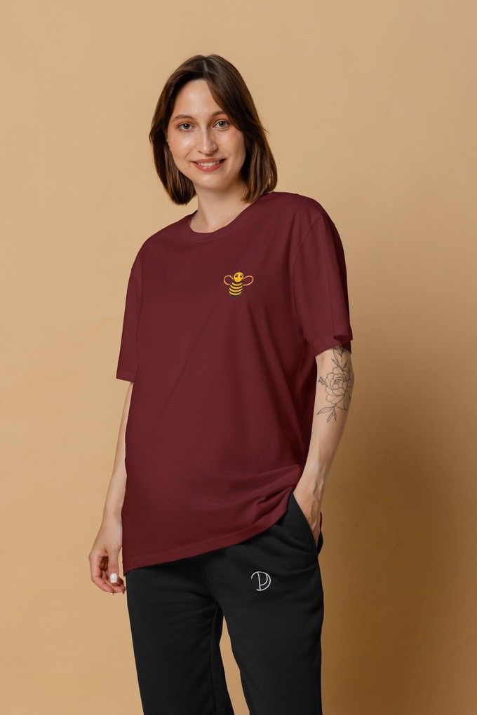 Embroidered Bee T-Shirt Unisex from Pitod