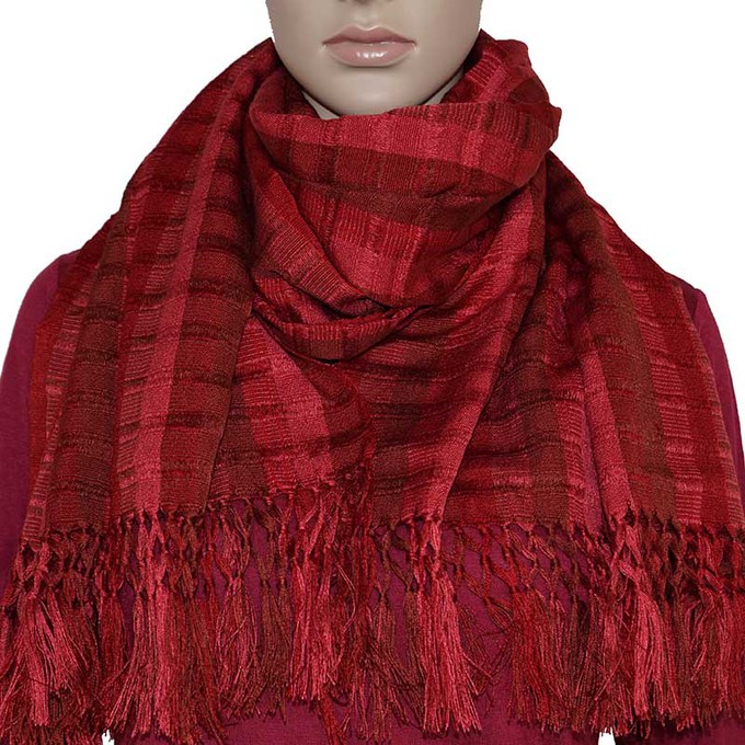 Scarf Red with Fringes - Handmade - Beautiful and Fairtrade from Quetzal Artisan