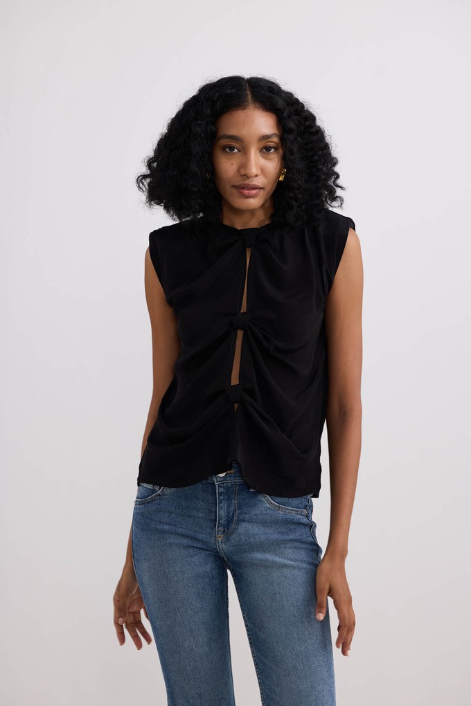 The Knot-so-Basic Top in Black from Reistor