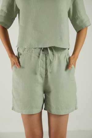 Sunkissed Saltwater Shorts in Light Olive from Reistor