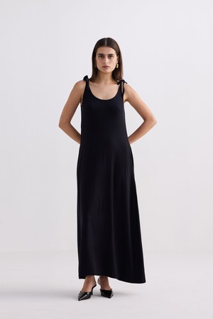 Tie-Detail Maxi Dress in Black from Reistor