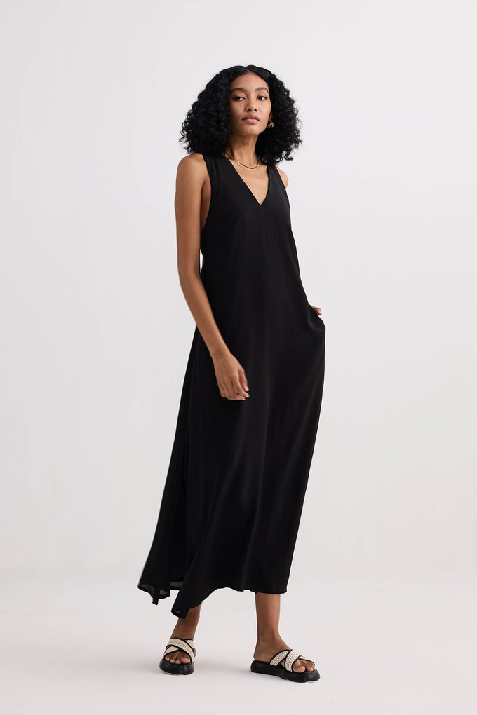 Crossed in Chic Sleeveless Maxi Dress in Black from Reistor