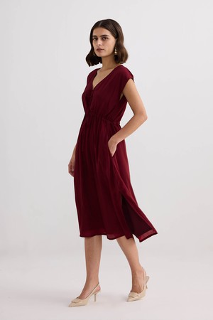 Deep V-neck Gathered Dress in Burgundy from Reistor