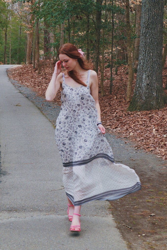 Flowy Maxi Dress in Black Florals from Reistor