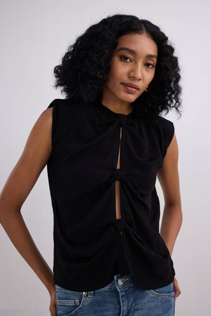 The Knot-so-Basic Top in Black from Reistor