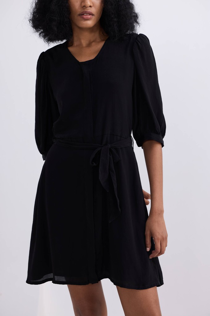 Short Dress with a Waist-tie in Black from Reistor