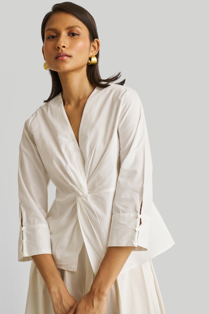 Front Twist Top in White from Reistor