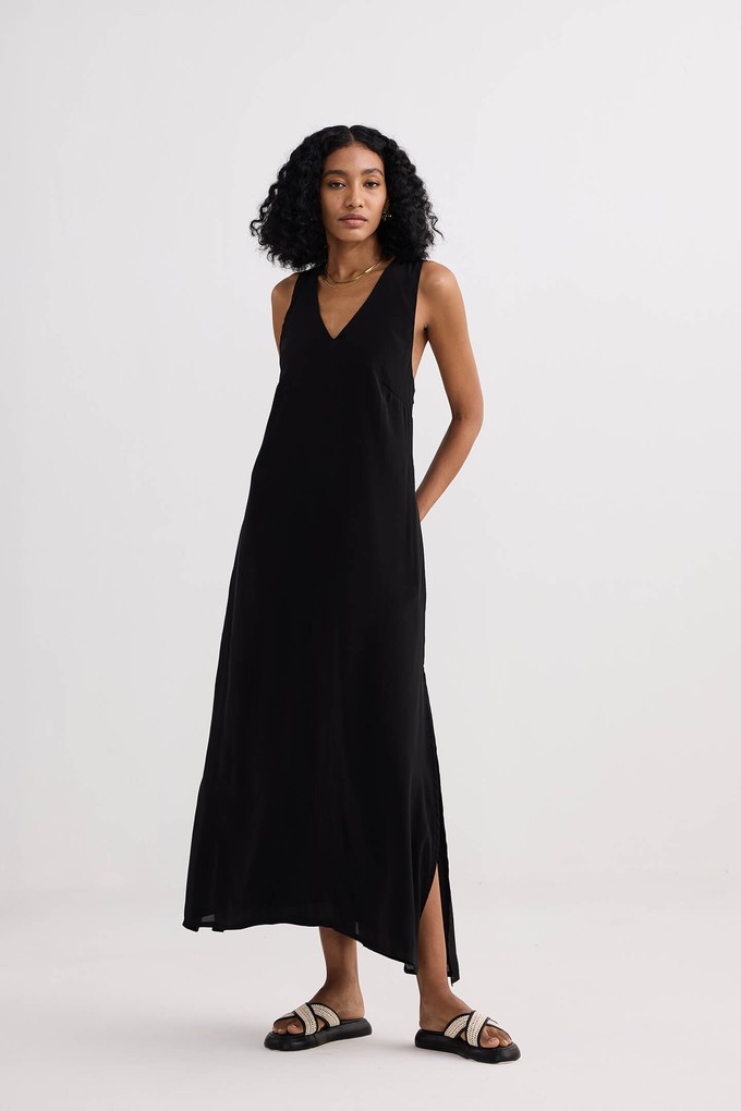 Crossed in Chic Sleeveless Maxi Dress in Black from Reistor