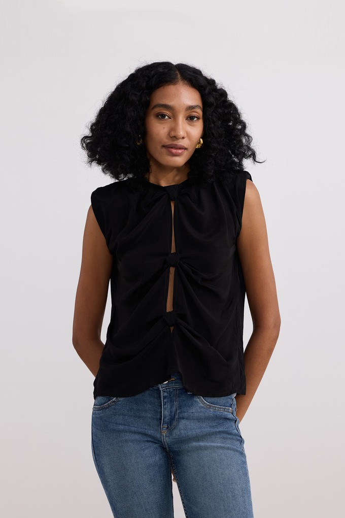 The Knot-so-Basic Top in Black from Reistor