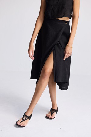 Overlap Midi Skirt in Black from Reistor