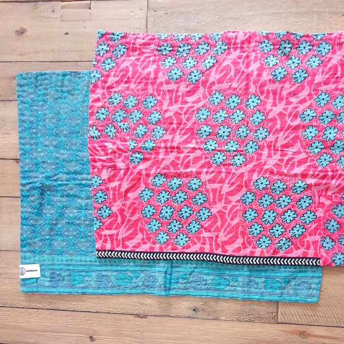 Sari placemats, handmade, set of 2, table mats, reversible from Shakti.ism Sari placemats, handmade, set of 2, table mats, reversible from Shakti.ism